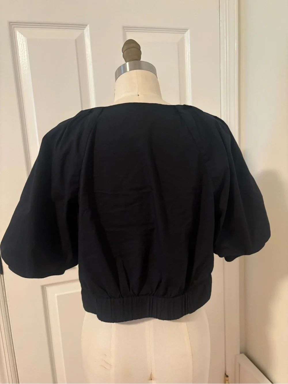 Banana Republic Black V-Neck Puff Sleeve Blouse Size M